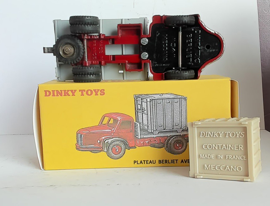 ../content/J4/Berliet Tractor (J471)/images/15.jpg